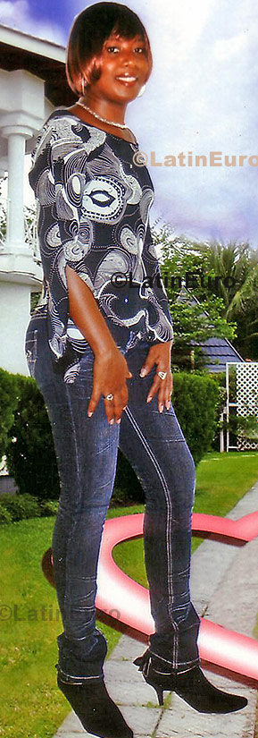 Date this young Any Country girl Aidene from Clarendon N-681