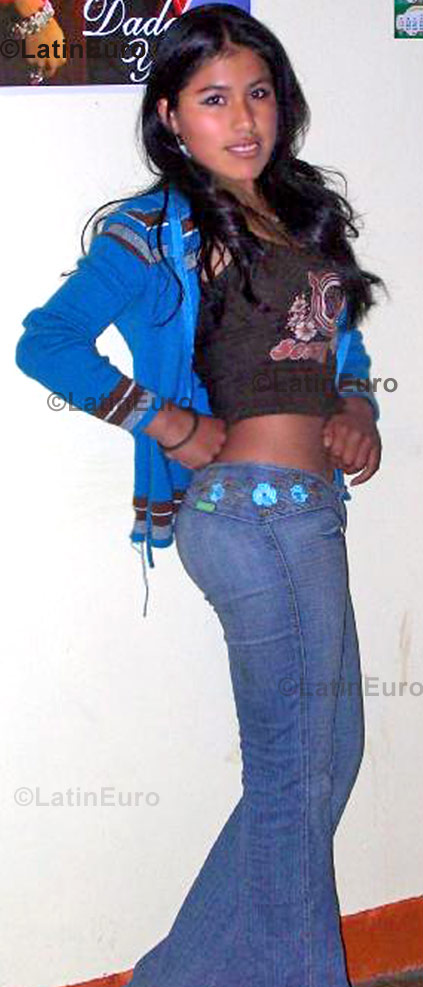 Date this foxy Peru girl Judit from Cusco N-703