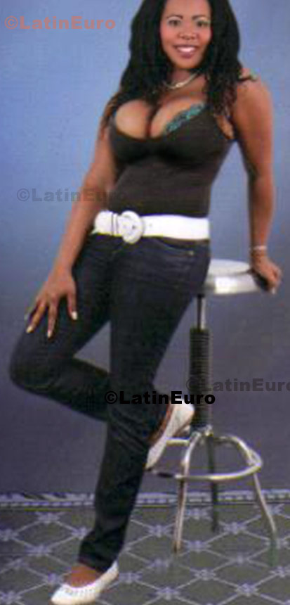 Date this hot Dominican Republic girl Yanet from Santiago N-777