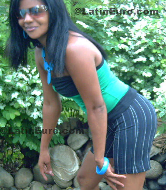 Date this athletic Dominican Republic girl Maritza from Bonao N-790