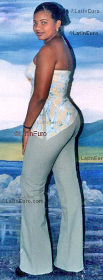 Date this gorgeous Dominican Republic girl Eridania from Haina N-808