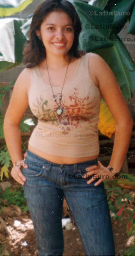 Date this good-looking Honduras girl Karina from Choluteca N-819
