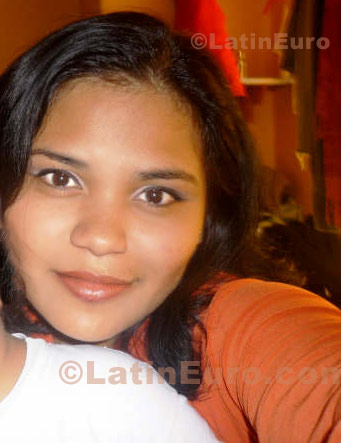 Date this pretty Peru girl Alicia from Piura N-848