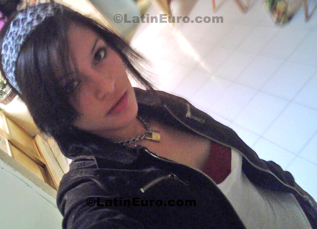 Date this cute Mexico girl Alejandra from Valle De Santiago N-867