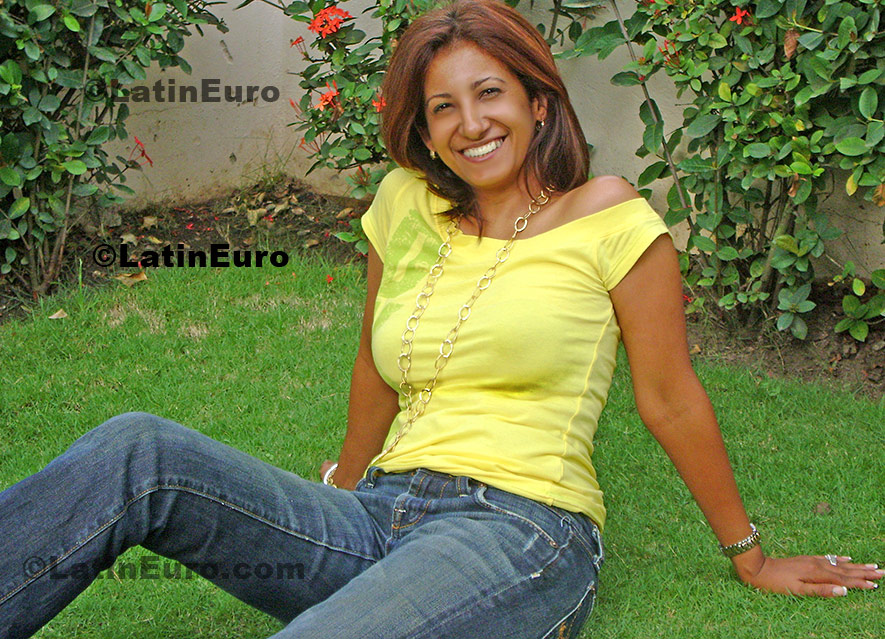 Date this tall Dominican Republic girl Maria from Santiago N-955