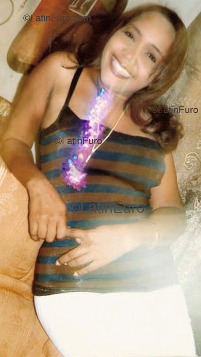 Date this young Dominican Republic girl Genny from Santo Domingo N100