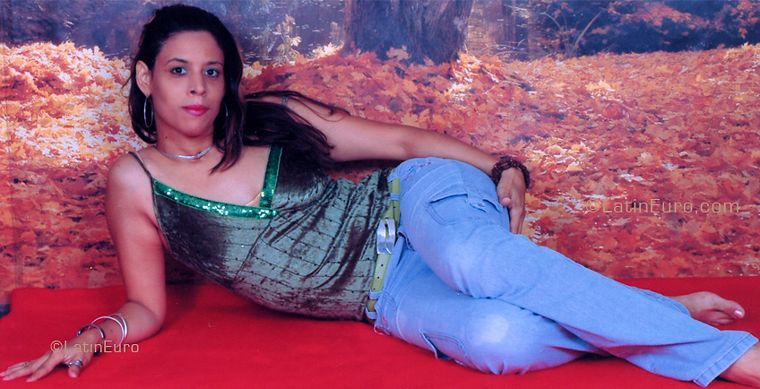 Date this pretty Dominican Republic girl Yudith from Santiago N1027