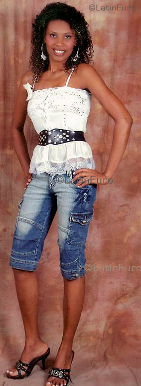 Date this gorgeous Dominican Republic girl Olga from Santo Domingo N1070