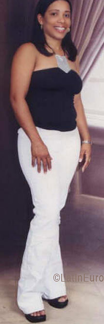 Date this pretty Dominican Republic girl Yudelkis from  N1162