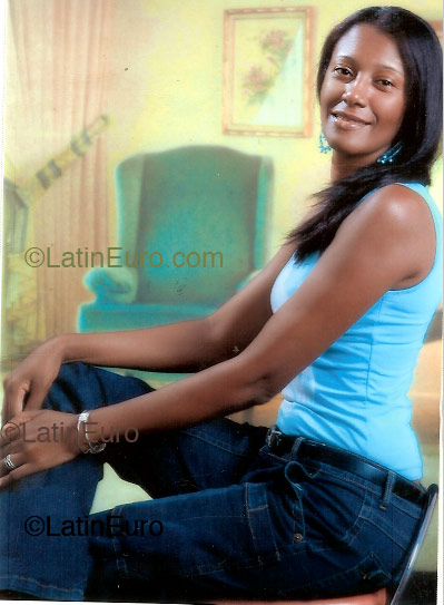 Date this fun Dominican Republic girl Maria from Santo Domingo N135