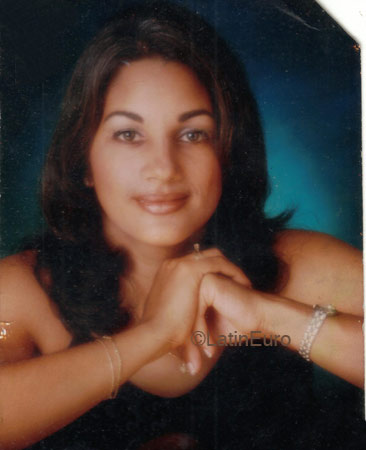 Date this happy Dominican Republic girl Maria from Santo Domingo N1356