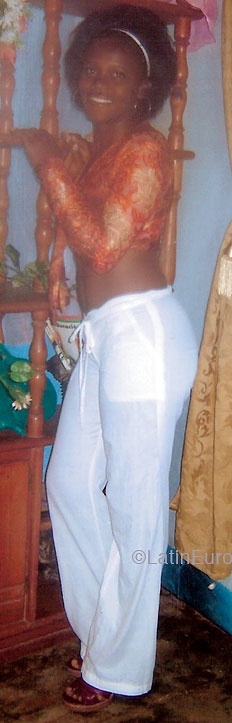 Date this passionate Dominican Republic girl Claudia from Santo Domingo N1407