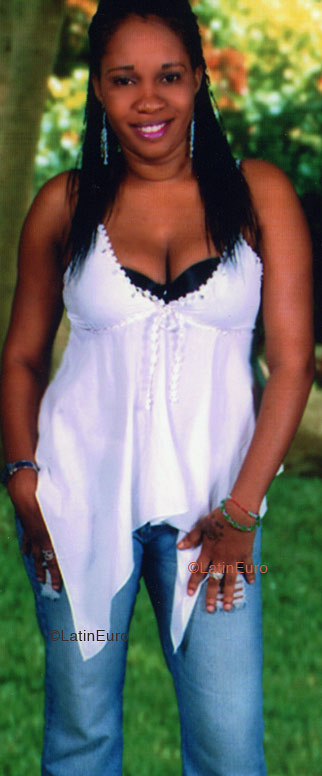 Date this foxy Jamaica girl Michelle from Kingston N1418