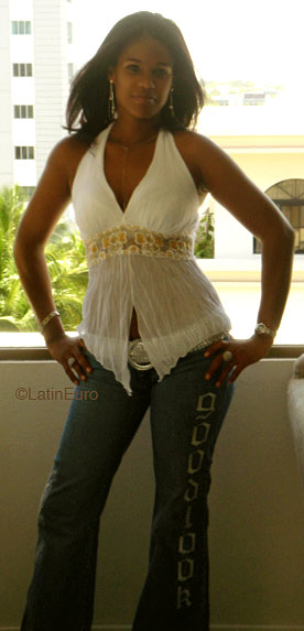 Date this hard body Dominican Republic girl Yisel from San Cristobal N1714
