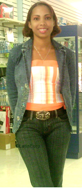 Date this exotic Dominican Republic girl Elizabeth from Santo Domingo N1993