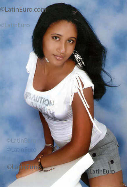 Date this good-looking Dominican Republic girl Elizabeth from San Pedro de Macoris N199