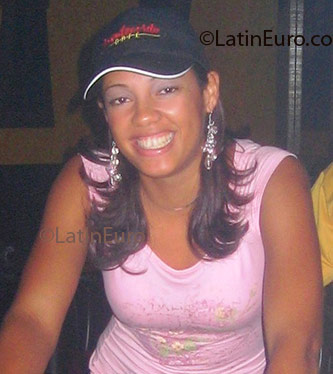 Date this good-looking Dominican Republic girl Susan from Punta Cana N204