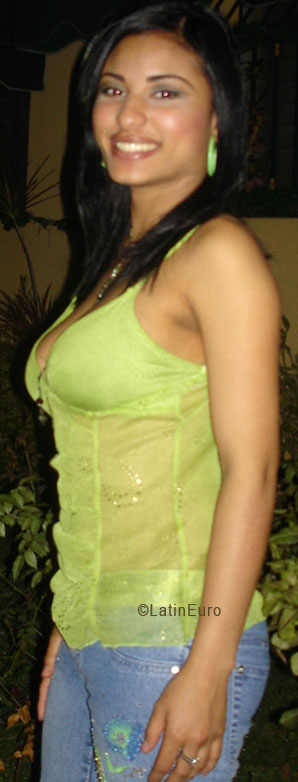 Date this hard body Dominican Republic girl Nilcia from  N2096