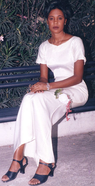 Date this good-looking Any Country girl Myrtha from  N2362