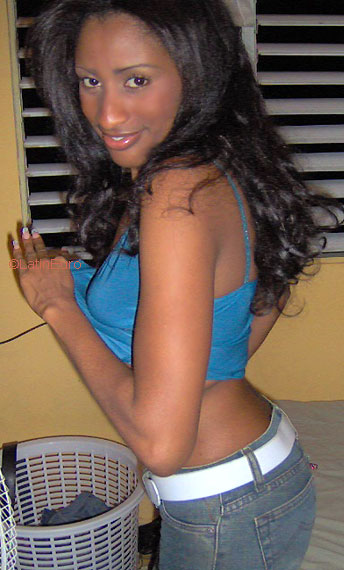 Date this sultry Dominican Republic girl Lisette from Santiago N2415