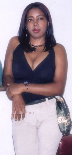 Date this lovely Any Country girl Damaris from  N2532