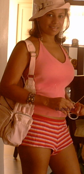 Date this attractive Dominican Republic girl Awhilda from San Francisco de Macoris N2547