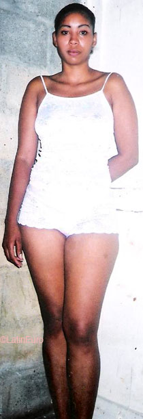 Date this young Dominican Republic girl Ana from Santiago N2567