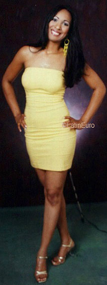 Date this pretty Dominican Republic girl Michelle from Santiago N2603