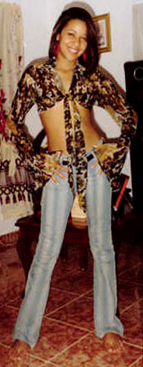 Date this sultry Dominican Republic girl Yudelka from Santo Domingo N2684