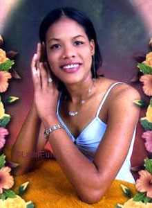 Date this pretty Dominican Republic girl Elvia from Santiago N2691