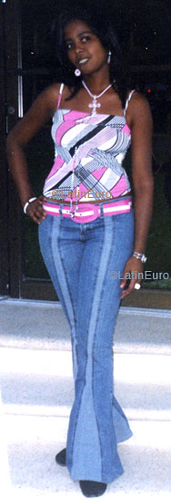 Date this gorgeous Dominican Republic girl Angelina from Santo Domingo N2711