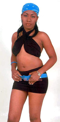 Date this lovely Dominican Republic girl Santa from San Cristobal N2714