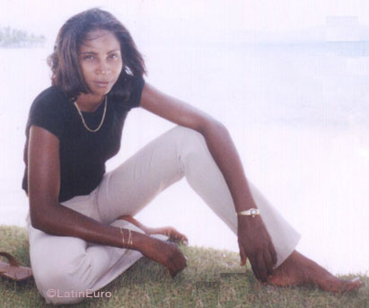 Date this tall Any Country girl Adaljiza from  N2821