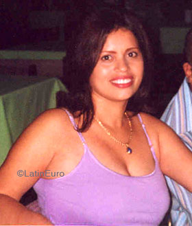 Date this passionate Honduras girl Zoila from Tegucigalpa N2860