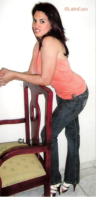 Date this attractive Dominican Republic girl Danyeli from Santiago N297