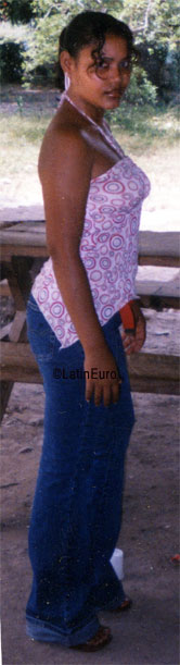 Date this sultry Honduras girl Suyapa from La Ceiba N3083