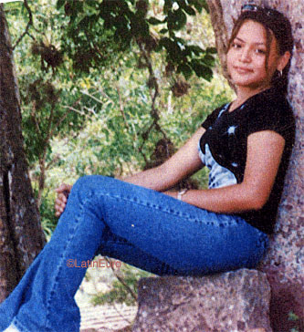 Date this sultry Honduras girl Liliana from San Pedro Sula N3393