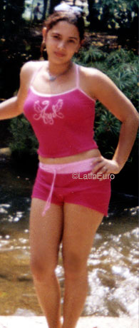 Date this gorgeous Honduras girl Bessy from  N3411