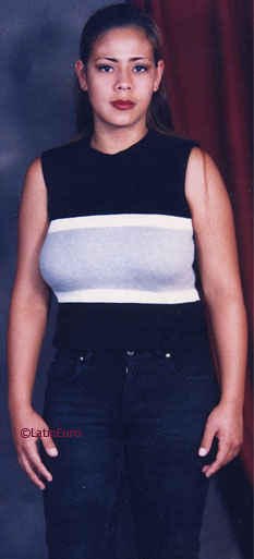 Date this attractive Honduras girl Sandra from Tegucigalpa N3415