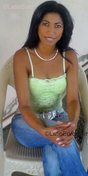 Date this attractive Dominican Republic girl Miosotis from Santiago N360
