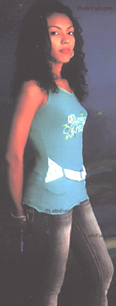 Date this passionate Dominican Republic girl Alexandra from San Pedro de Macoris N399