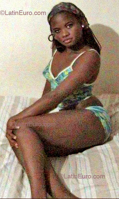 Date this tall Any Country girl Reina from  N405