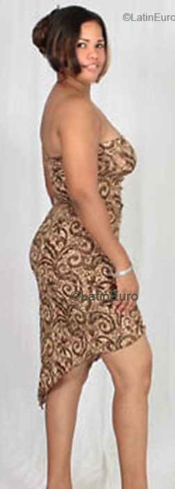 Date this exotic Dominican Republic girl Yasmin from Santiago N437