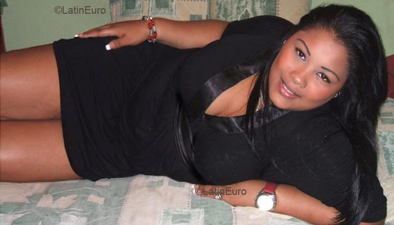 Date this happy Dominican Republic girl Ana from Santo Domingo N509