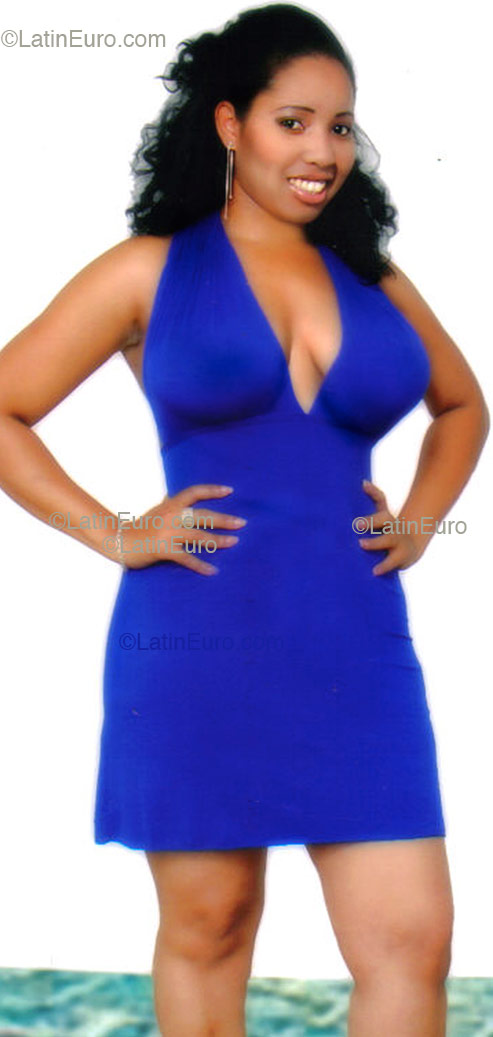 Date this nice looking Dominican Republic girl Jasmil from Santiag N51