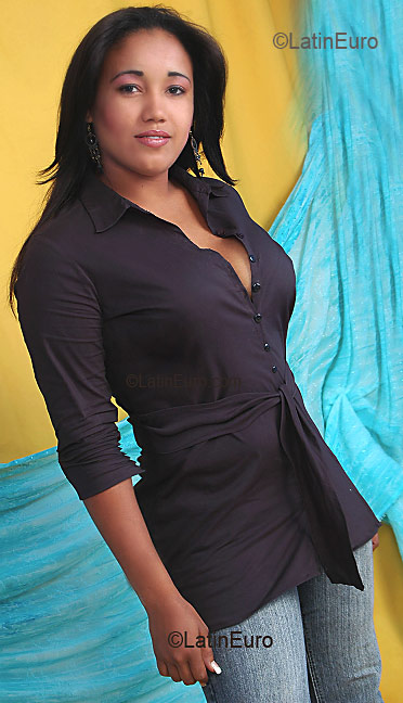 Date this young Dominican Republic girl Johanna from San Critobal N532