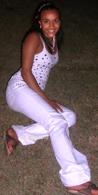 Date this funny Dominican Republic girl Sindy from Santiago N550
