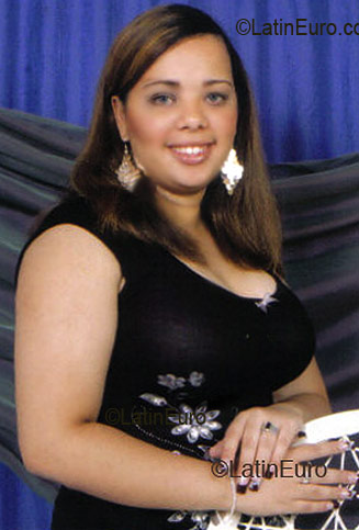 Date this passionate Dominican Republic girl Anneika from San Cristobal N609