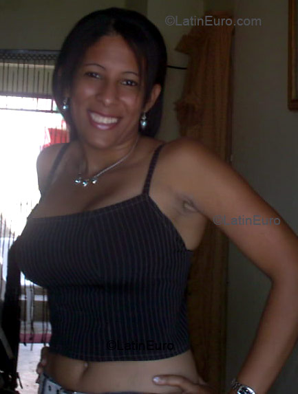 Date this pretty Dominican Republic girl Beatriz from Santo Domingo N631