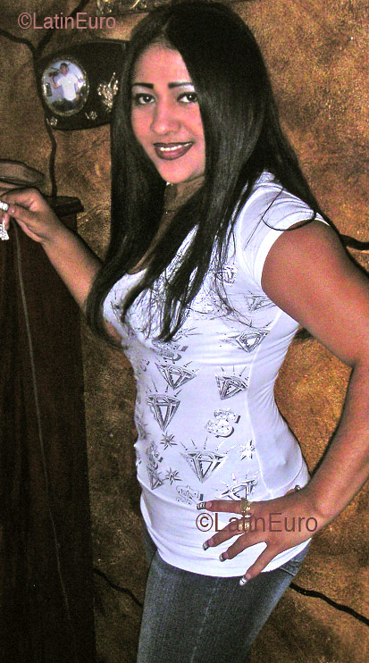 Date this young Dominican Republic girl Yasilis from Santiago N648